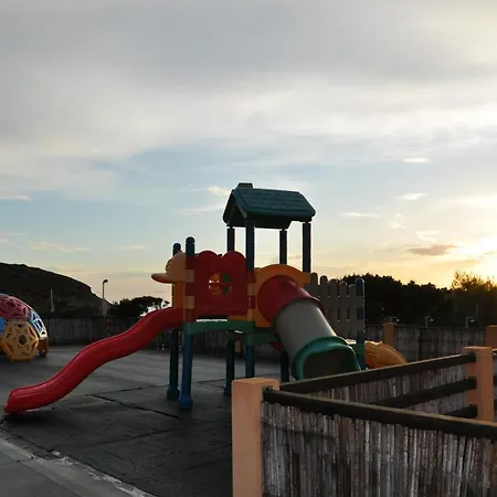 Happy Camp Mobile Homes In Camping Tonnara Parque de Campismo SantʼAntìoco